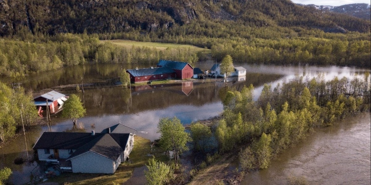 Flom på en gård i Alta