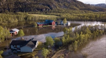 Flom på en gård i Alta